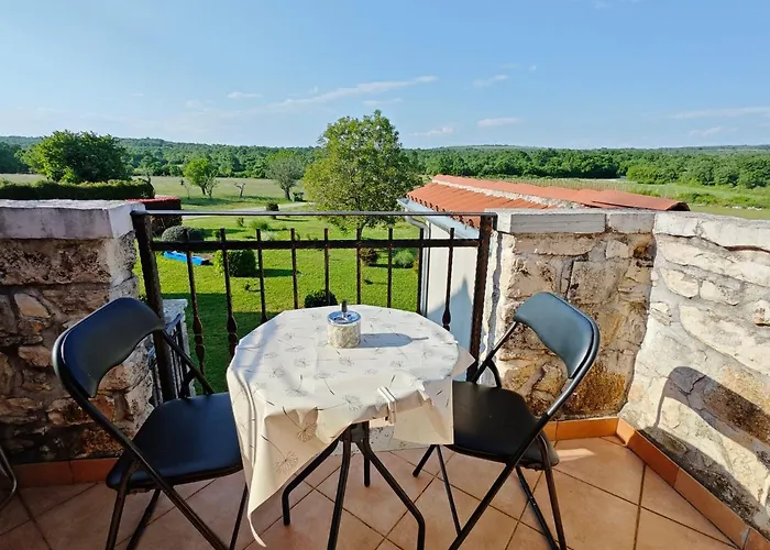 아파트 Bevanda 발