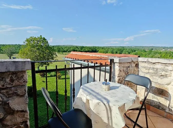 아파트 Bevanda 발