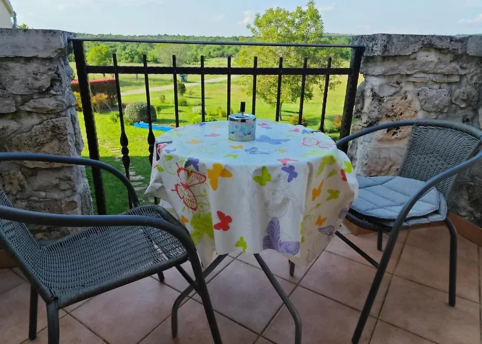 아파트 Bevanda 발